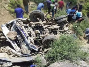 سوات اور مانسہرہ میں گاڑیاں کھائی میں گرنے سے سیاحوں سمیت 11 جاں بحق 7 زخمی