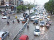 کراچی پھر ڈوب گیا
