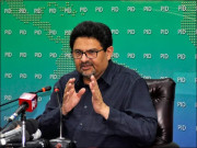 عمران خان نے ملک کو دیوالیہ کردیا جسے بچانے کیلیے سب کو ٹیکس دینا ہوگا وزیر خزانہ