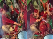 شادی کے منڈپ پر دلہا دلہن کی ہاتھا پائی ویڈیو وائرل