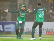 بابراعظم دنیائے کرکٹ کے رونالڈو اور میسی ہیں شاداب خان