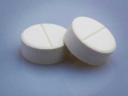 کراچی میں ڈریپ کی ذخیرہ اندوزوں کیخلاف کارروائی 2 لاکھ سے زائد بخار کی گولیاں برآمد