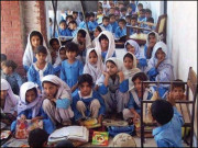 سیلاب کی تباہ کاریاں بچوں کا تعلیمی مستقبل کیا ہوگا