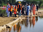 بھارتی نژاد کینیڈین شہری بھی سیلاب زدگان کی مدد میں مصروف