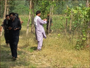 مردان میں خودکش حملہ آور ہدف تک پہنچنے سے قبل ہی دھماکے سے ہلاک