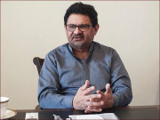 پاکستان کو آگے بڑھانے کیلیے برآمدت سمیت 4اقدامات کرنا ہونگے مفتاح اسماعیل