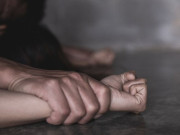 پولیس نے اسپتال میں چھاپہ مار کر ڈاکٹر کو حراست میں لے لیا، فوٹو: فائل 