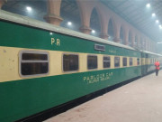 آئندہ ماہ سے عوام اور پاکستان ایکسپریس ٹرین کی بحالی کا فیصلہ