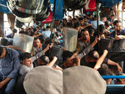 لانگ مارچ کی ڈیوٹی پر تعینات اہلکاروں کے ساتھ  ناروا سلوک