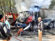 کراچی ٹینکر کی زد میں آکر نوجوان جاں بحق ٹرک نذر آتش کرنے پر متوفی کا کزن گرفتار