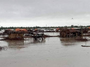 میہڑ اور خیر پور ناتھن شاہ پانی میں ڈوبے ہوئے، اقوام متحدہ کو مئی تک 816 ملین درکار، اب تک صرف 174 ملین ڈالراکٹھے ہو سکے ۔ فوٹو : فائل