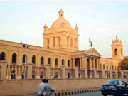 ڈی جے کالج میں غلط داخلوں کی نشاندہی کرنے والے پرنسپل کا تبادلہ