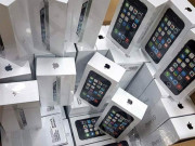 کسٹمز نے ایک کروڑ کے آئی فون ٹیبلٹ اور اسمارٹ گھڑیاں پکڑ لیں