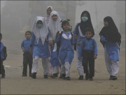 اسموگ لاہور میں تین روز اسکولز بند کرنے دو روز ورک فرام ہوم کا امکان