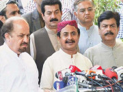 پی ٹی آئی سندھ کے تمام اراکین نے اپنے استعفے عمران خان کو پیش کردیے