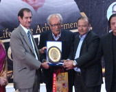 آغا حسن عسکری کو لائف ٹائم اچیومنٹ ایوارڈ سے نوازا گیا