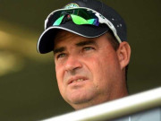 کوچنگ کیلیے مکی آرتھر کی مصروفیات آڑے آنے لگیں