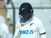 کراچی ٹیسٹ نیوزی لینڈ کرکٹ ٹیم نے بازو پر سیاہ پٹیاں باندھ لیں