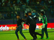 پاک نیوزی لینڈ دوسرے ون ڈے کے دوران 2 تماشائی اسٹیڈیم میں داخل