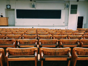 کراچی میں ڈکیتوں نے کالج میں داخل ہوکر پروفیسر کو لوٹ لیا