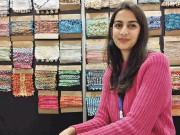 طالبہ کے ٹیکسٹائل کچرے سے تیار دریوں اور میٹس کی عالمی میلے میں پذیرائی