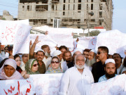 درگاہ عبداللہ شاہ غازی کے قریب فلائی اوور کے حق میں مظاہرہ