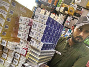 ڈیفنس کی مختلف دکانوں سے 12 لاکھ کی اسمگل سگریٹ ضبط