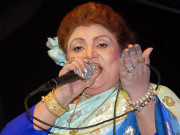 موسیقی کی الف ب سے ناواقف گلوکار بنے ہوئے ہیں ترنم ناز