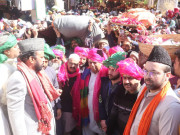 پاکستانی زائرین نے درگاہ اجمیر شریف پر چادر چڑھائی