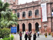 پنجاب یونیورسٹی کے پروفیسر کا ’نشے کی حالت‘ میں طالب علم پر مبینہ تشدد مقدمہ درج