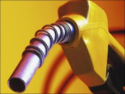 روپے کی قدر میں کمی سے آئل سیکٹر کا کاروبار خطرے سے دوچار ریفائنریز بھی متاثر