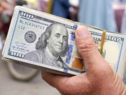 انٹر بینک اور اوپن مارکیٹ میں ڈالر کی قدر میں کمی آگئی