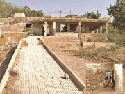 خستہ حال منگھوپیر لیپروسی اسپتال نشئیوں کا گڑھ بن گیارات میں لوٹ مار معمول