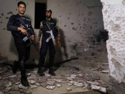 کراچی پولیس آفس میں داخل ہونے والے دہشتگردوں کی ایک اور فوٹیج سامنے آگئی