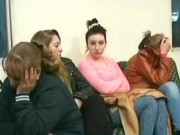 ضمانت پر رہا 2 ازبک لڑکیوں نے اپنے سفارتخانے میں پناہ لے لی 