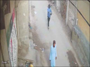 کراچی سیاسی جماعت بدلنے والا کارکن  سر پر آئی موت سے بچ گیا ویڈیو وائرل