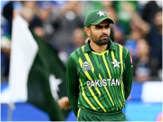 چوتھا ون ڈے بابراعظم فیلڈنگ کے دوران زخمی