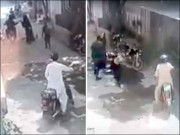 خاتون کے ہاتھ جوڑنے پر ڈاکو چھینا ہوا پرس واپس کرکے فرار ویڈیو وائرل