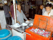 کراچی میں قلفی کی تیاری اور فروخت بڑے کاروبار کی شکل اختیار کرگئی   