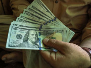 انٹربینک میں ڈالر کی قیمت مزید کم اوپن مارکیٹ میں ریٹ مستحکم