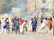 سرجانی ٹاؤن میں شراب خانہ کھولنے پر ہنگامہ آرائی پولیس اہلکارسمیت 4 زخمی