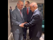 وزیراعظم کا اسلامی بینک کے سربراہ سے بہترین میٹھے آم بھجوانے کا وعدہ