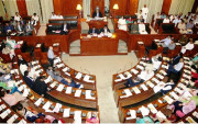 سندھ اسمبلی چیونگم پانی سمیت دیگر اشیا کے کھانے پینے پر پابندی عائد