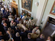 ایشز سیریز لانگ روم میں شائقین کی عثمان سمیت آسٹریلوی کرکٹرز سے تکرار