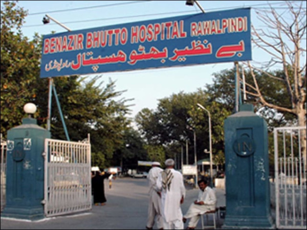 تصویر: ایکسپریس راولپنڈی کے بینظیر بھٹو اسپتال میں مبینہ غفلت سے دو بچے جاں بحق