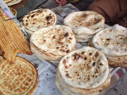 آٹے کی قیمت میں اضافہ نان بائیوں نے روٹی 30 اور پراٹھا 60 روپے کا کردیا