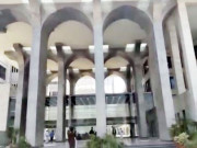 توشہ خانہ کیس سے متعلق چیئرمین پی ٹی آئی کی درخواست پیر کو سماعت کیلیے مقرر