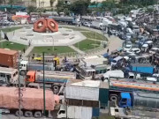 کراچی کورنگی کازوے زیرآب آنے سے بدترین ٹریفک جام