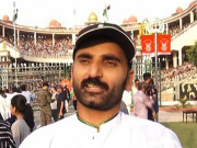 مسلسل 9 سال سے واہگہ بارڈر پریڈ دیکھنے آنیوالا ایک ٹانگ سے محروم نوجوان