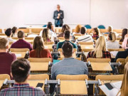 اے لیول میں طلبہ کے خراب نتائج متاثرہ طلبہ بغیر فیس کے دوبارہ پرچے دے سکتے ہیں کیمبرج